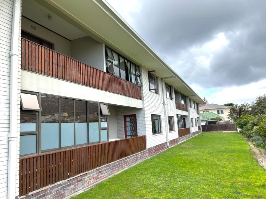 2 Bedroom Property for Sale in Fish Hoek Western Cape